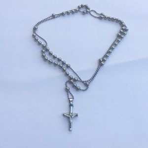 Pre- owned GUC Stainless Men's Cross Necklace